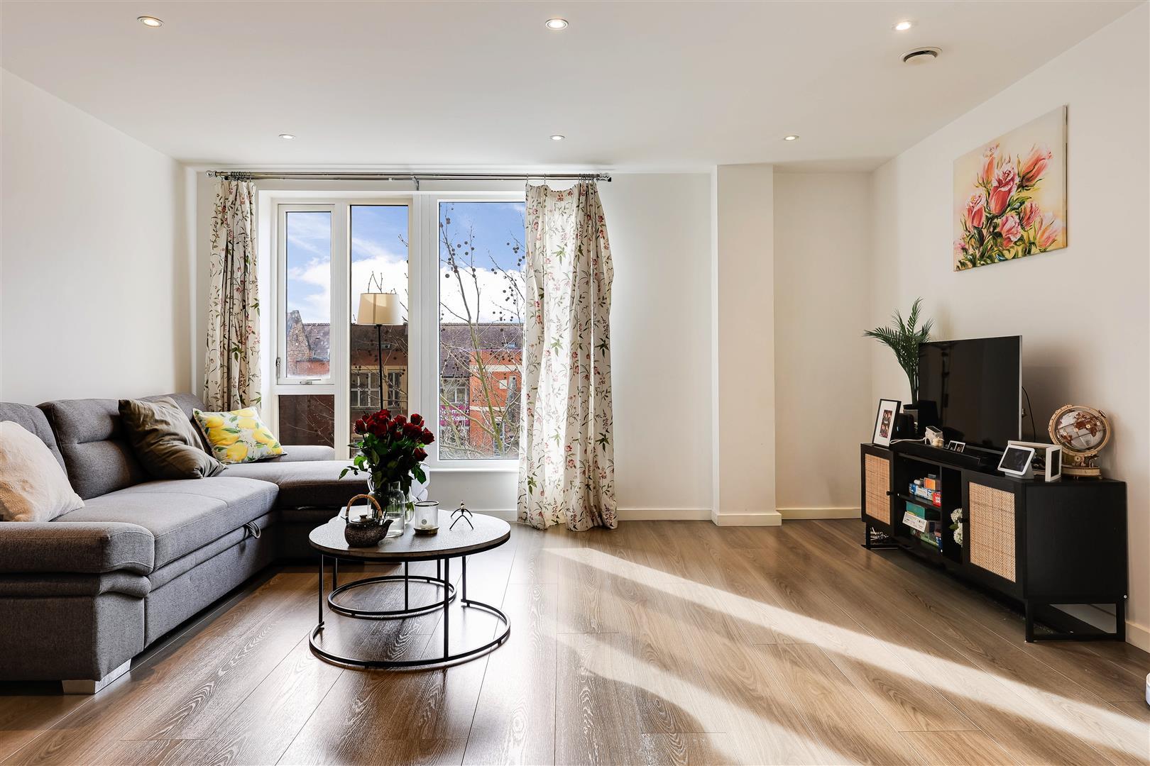 Property Image f5411ad3-8521-4414-88f6-ed0c361d0a12
