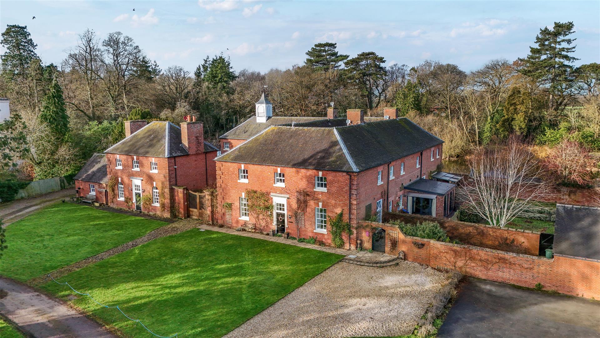 Property Image f57589e9-6bb5-411b-8eff-45ff93cefb63