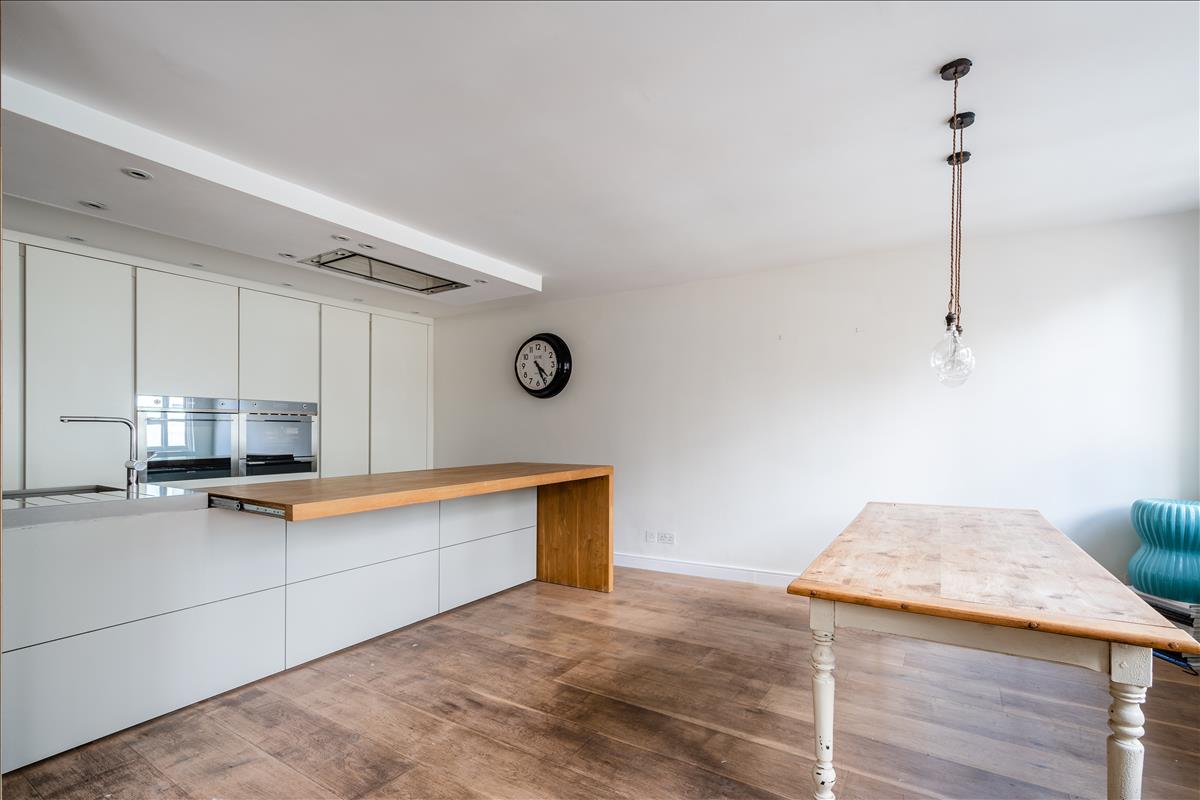 Property Image f57e0ee5-3d65-4f3a-bc9e-e3aedb349dc8
