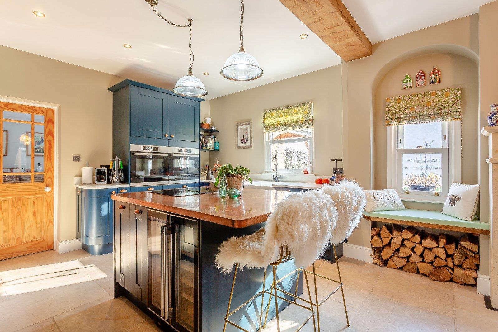 Property Image f581c323-fd51-41f7-b6cc-9620ba38a2fa