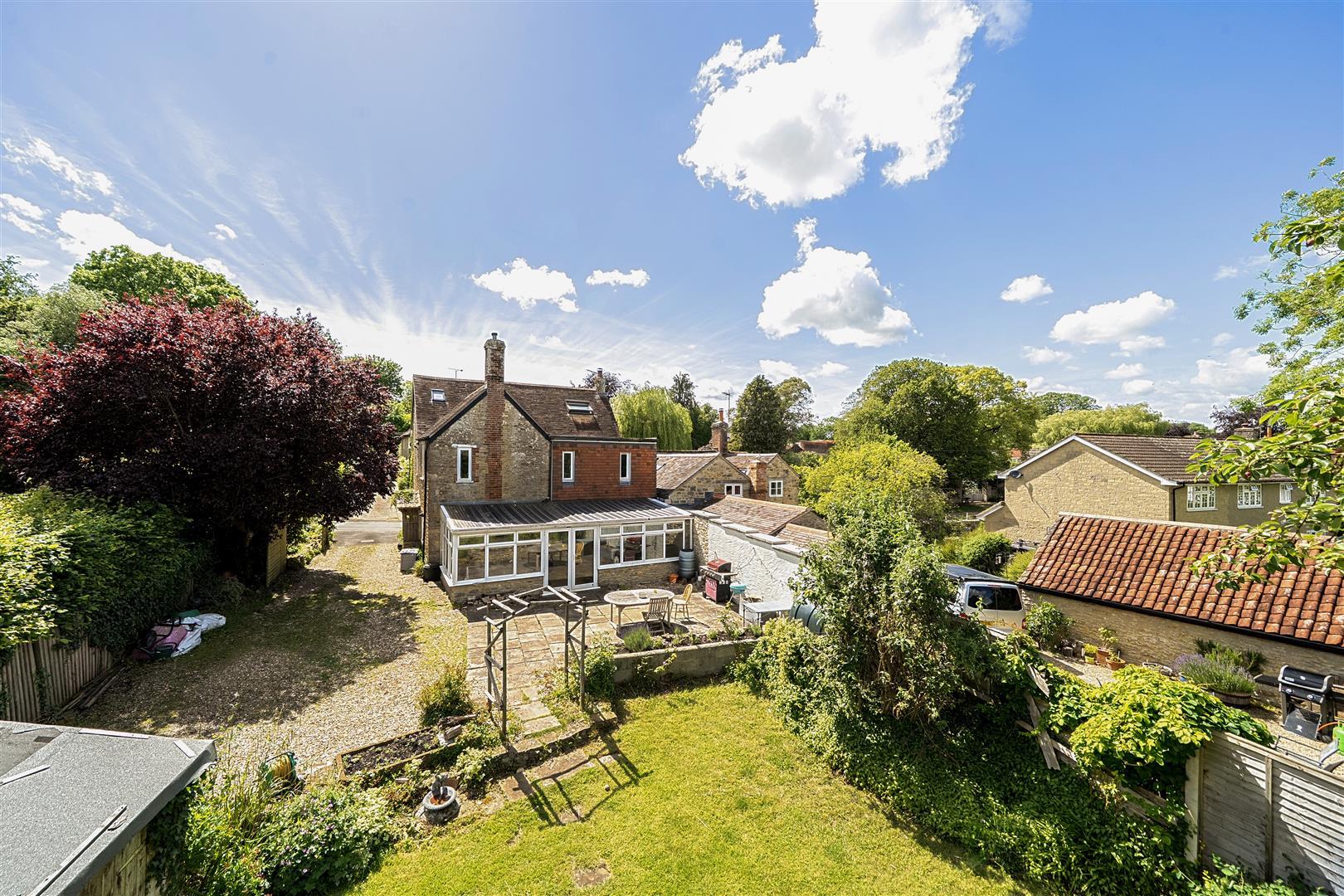 Property Image f5ed2e0f-d63b-4c18-8d11-8d10a7a40154