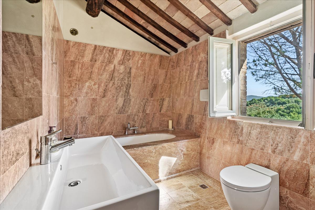 Property Image f6107384-71d0-4697-8bd1-ca6927b538bf