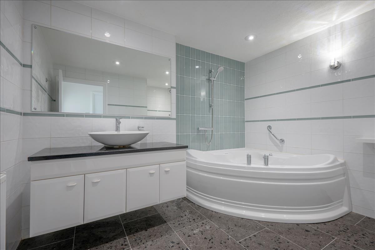 Property Image f637ba72-37b7-444e-927b-4b434f500354