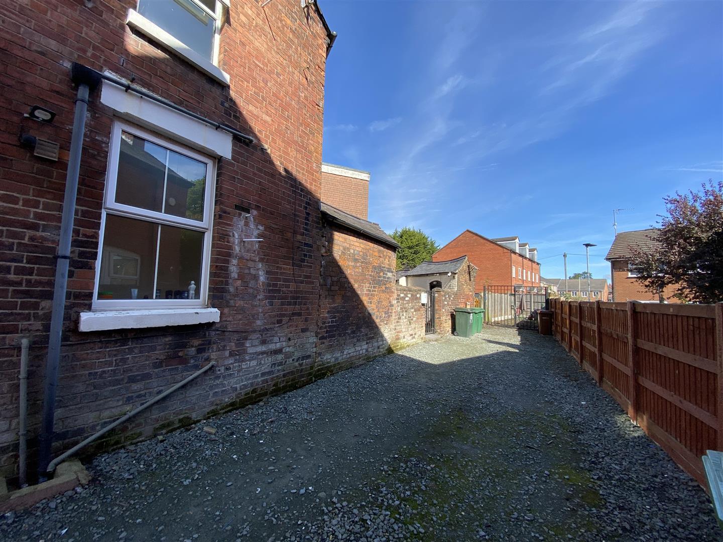 Property Image f63bc244-ddf3-493e-8cfe-8ae805021e61