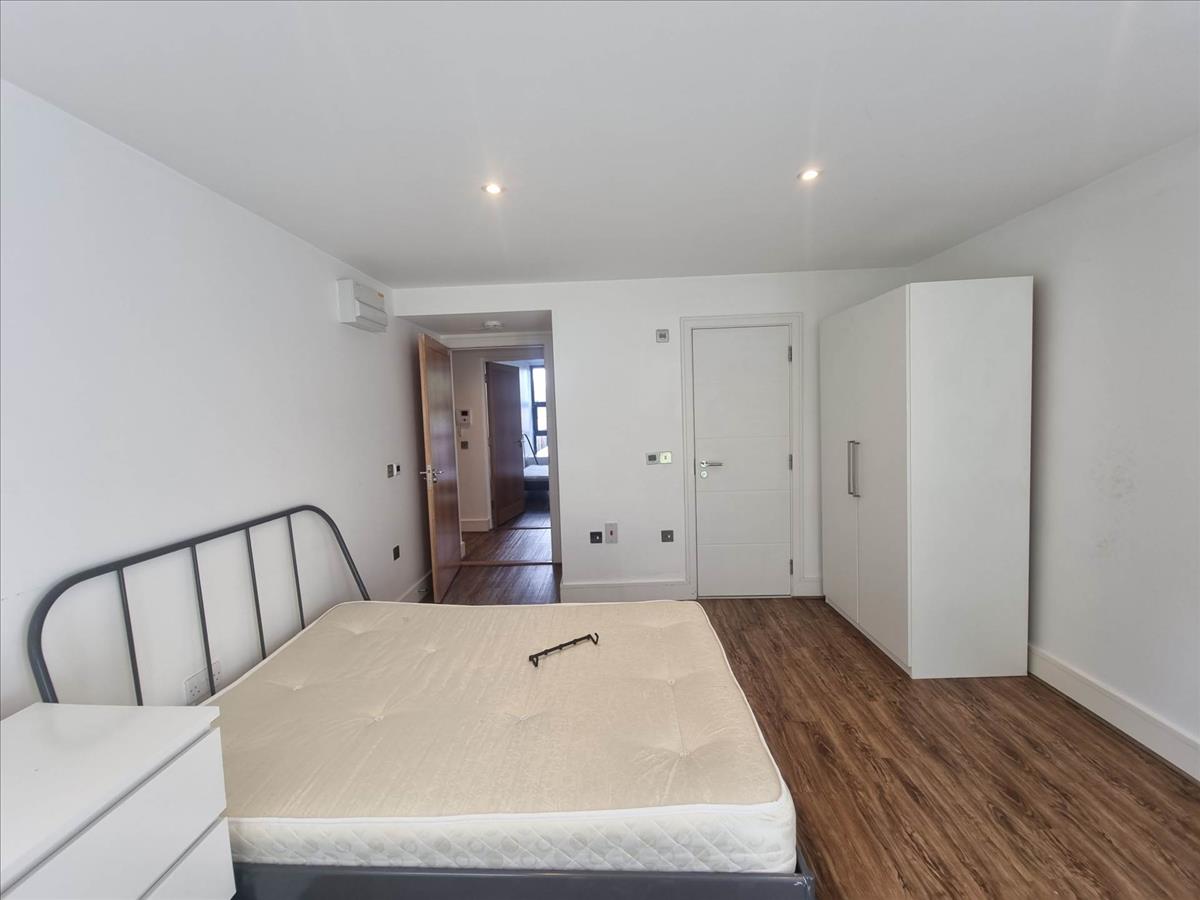 Property Image f63d3a30-d307-4775-a150-fc3a9451807e