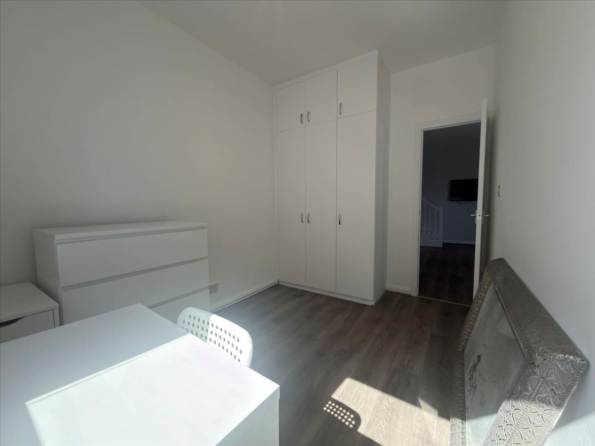 Property Image f63e54cc-2c84-4ceb-b30f-d238a12c147b