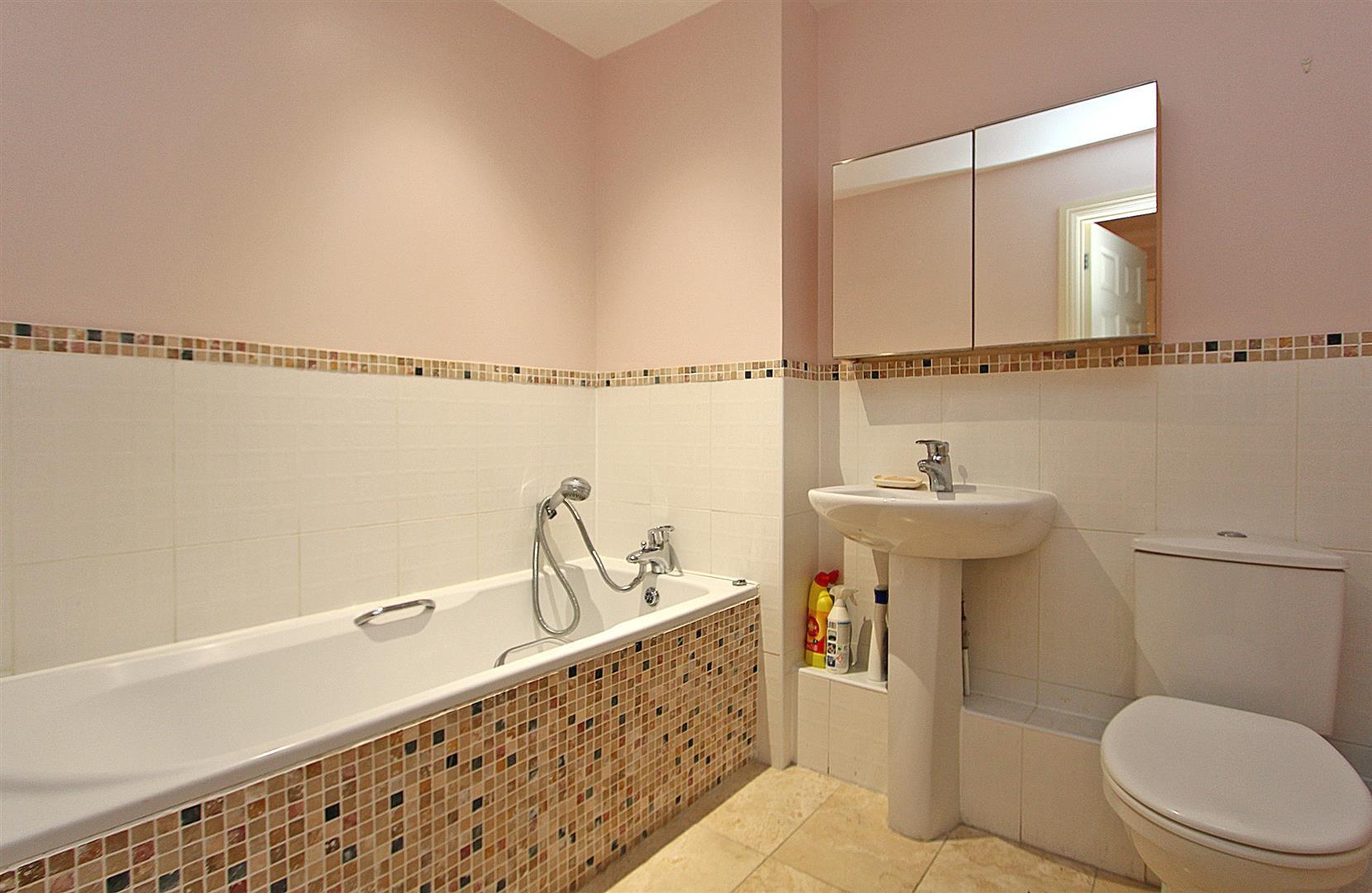 Property Image f6817cd3-2e2b-4523-aaca-4c05c3c46ad6