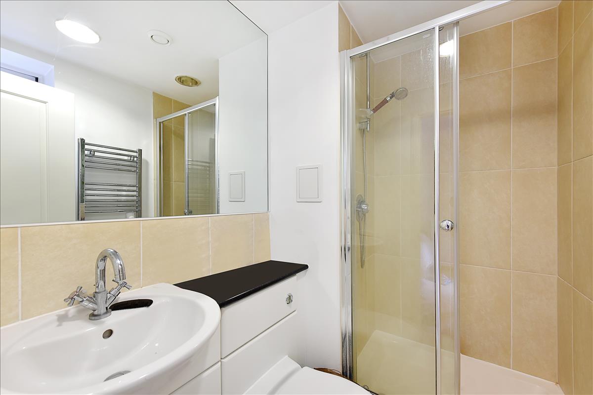 wo bed two bath property for let on Bloomsbury Terrace Fitzrovia WC1