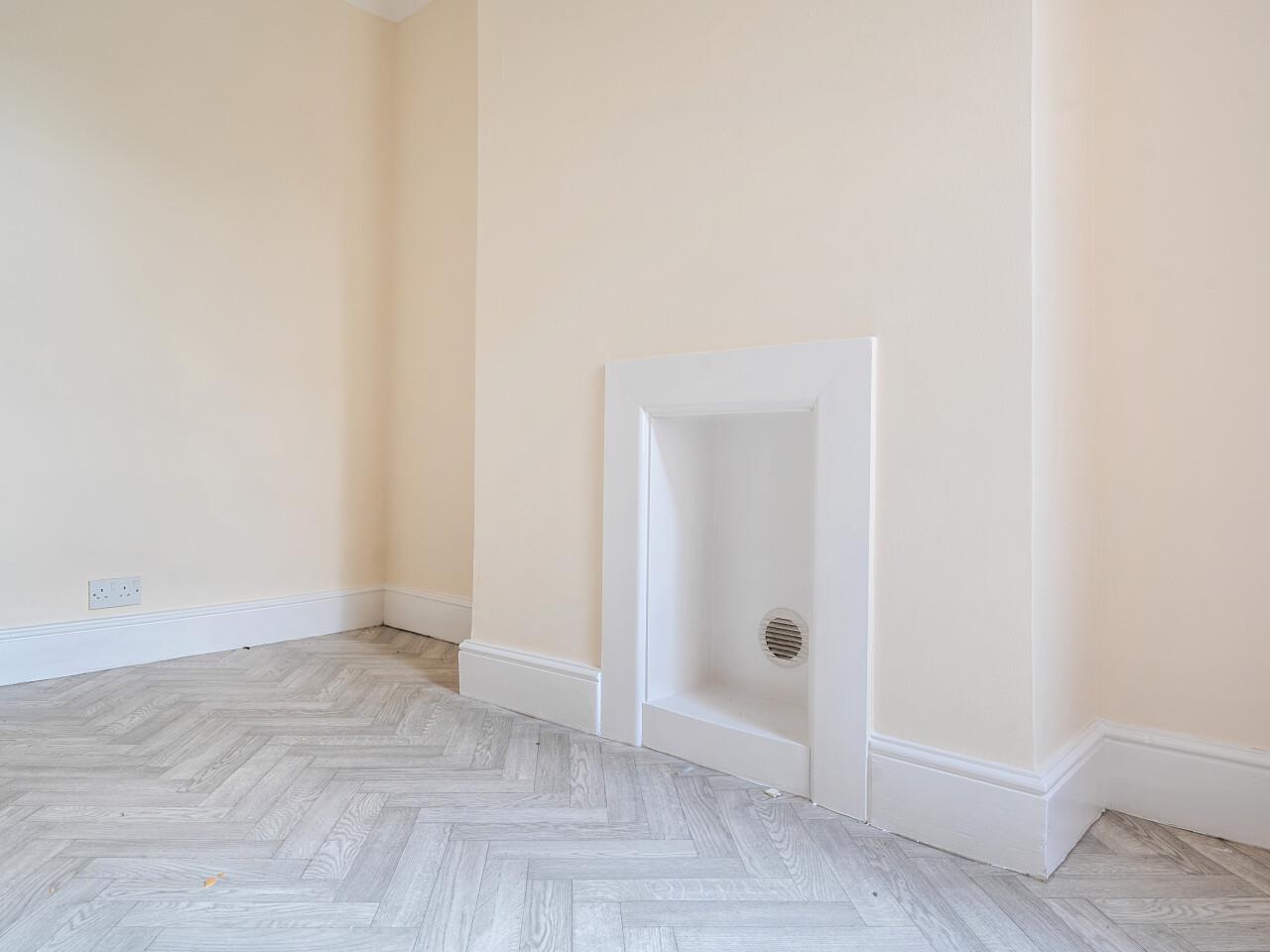 Property Image f6b3529f-262d-4a99-8872-2cf1ea1b9147
