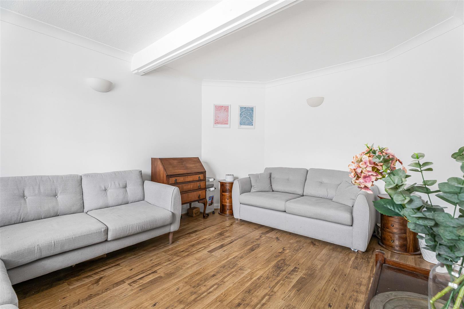 Property Image f6df2e1a-c324-444b-ab52-8823e99ac2f8