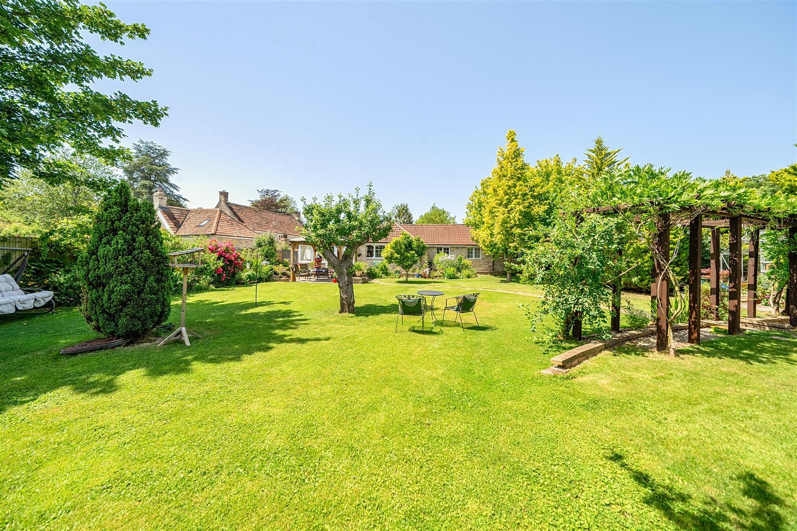 Property Image f6e4bcc3-d098-434e-8973-9ae42d24c03d