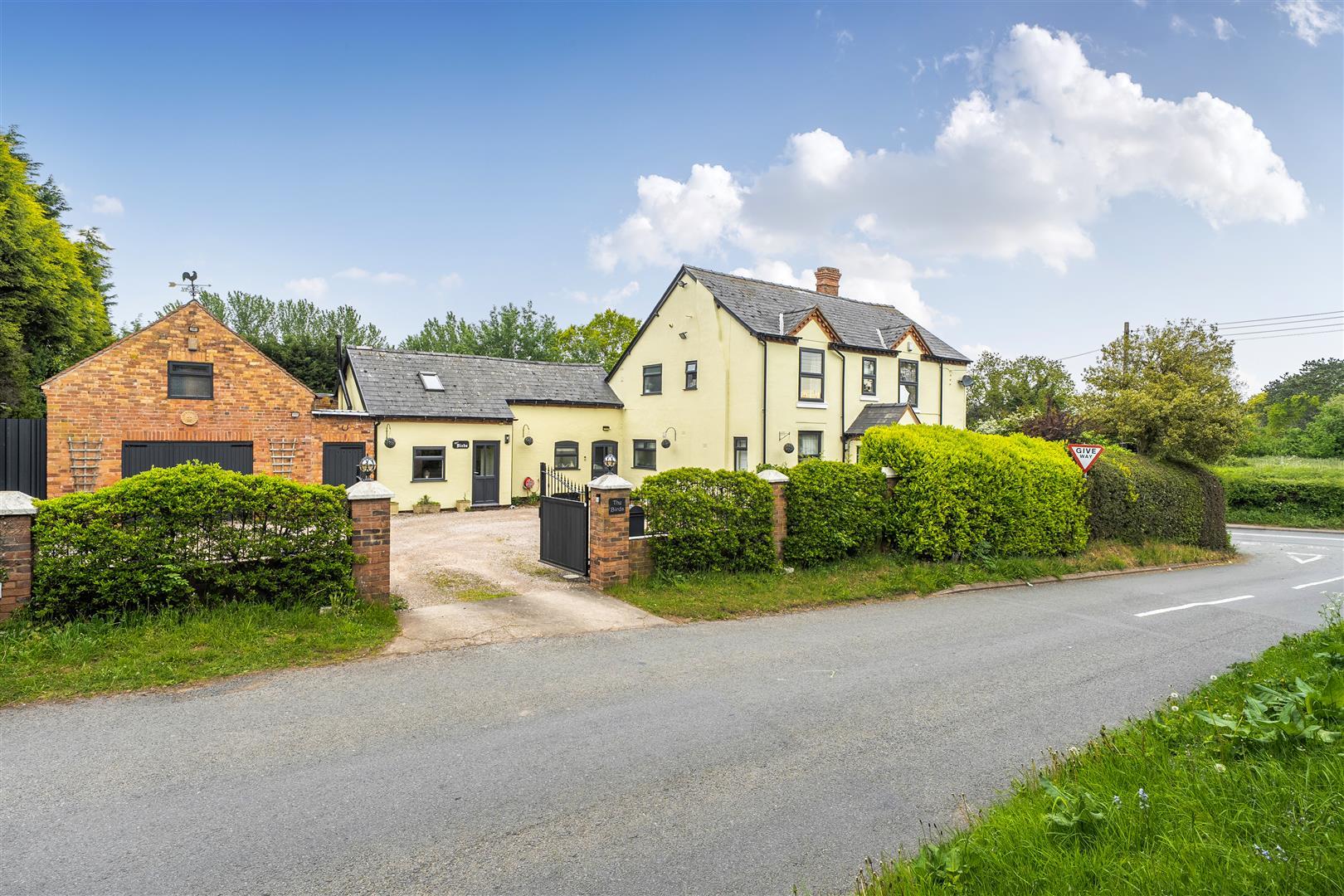 Property Image f7065300-d4c6-41aa-9c6a-2abe3b000e9f