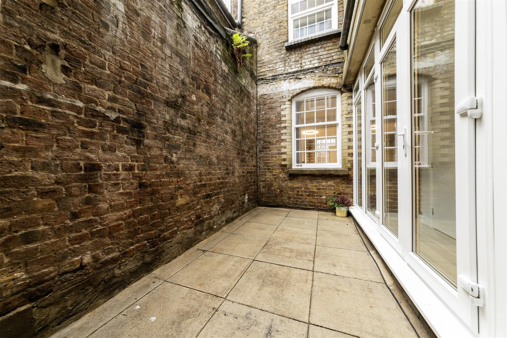 Property Image f72d26e1-3844-4628-9b19-456f5f052ca4