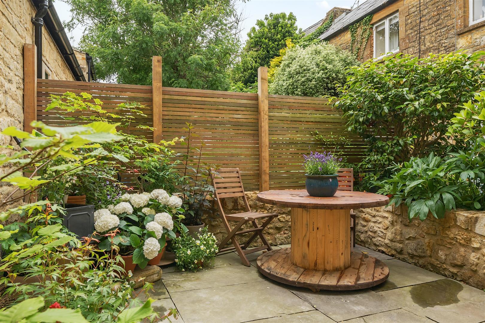 Property Image f72f7e62-2f80-4a8c-993f-f59c2a7d42d3
