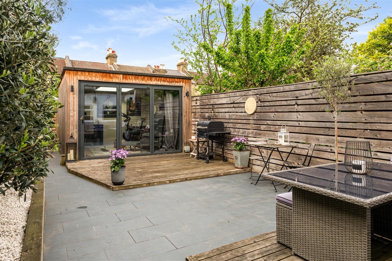 Property Image f7351941-aa2c-4974-8be5-3c090b211f2d