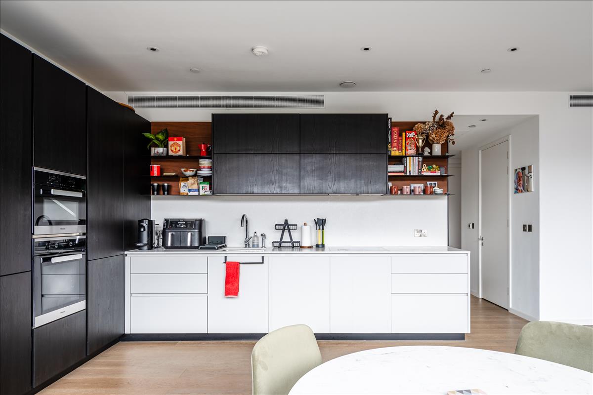 This beautifully presented bright and spacious three-bedroom apartment is on the third floor of the sought-after Long & Waterson development just moments from Columbia Road and Shoreditch High Street.