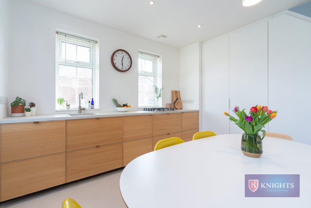 Property Image f76c7e95-5af2-4798-b09d-7f086752f855
