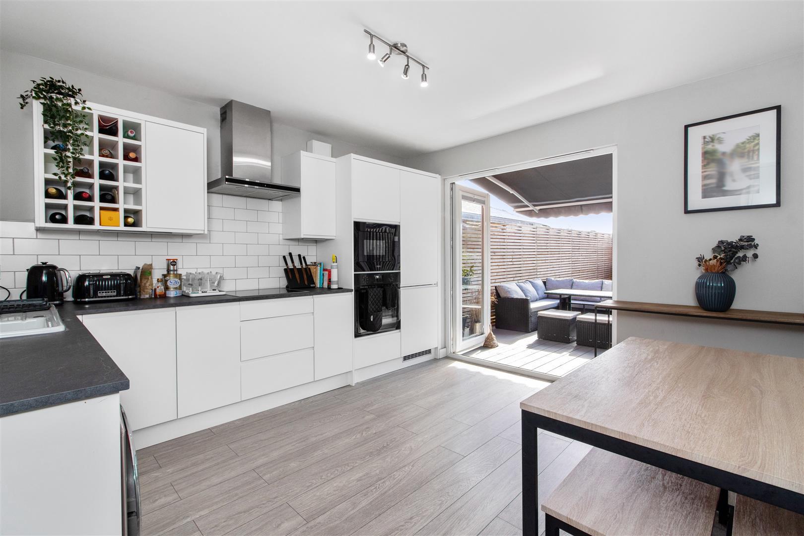 Property Image f7e52972-0b85-4749-b52b-087027a807e8