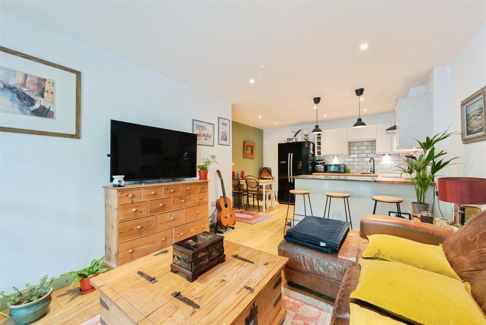 Property Image f7e7d355-e4ec-402e-9de6-e98e9c942022