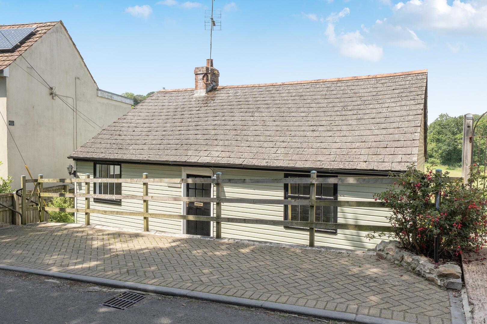 Property Image f7e850a5-55b4-4770-8b08-d8d81aaecbae