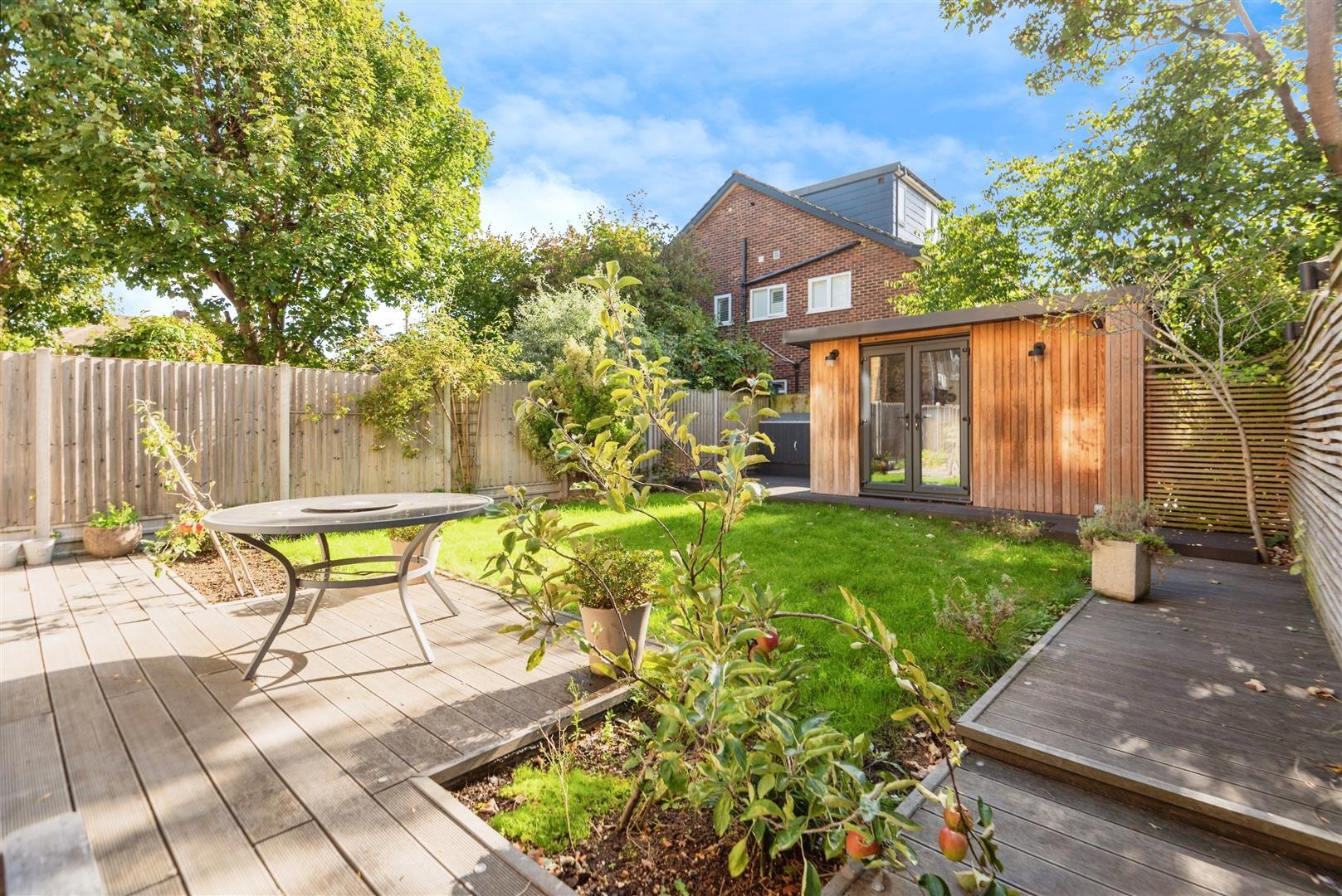 Property Image f807bd2b-5a8d-4fac-add7-29c0a5562775