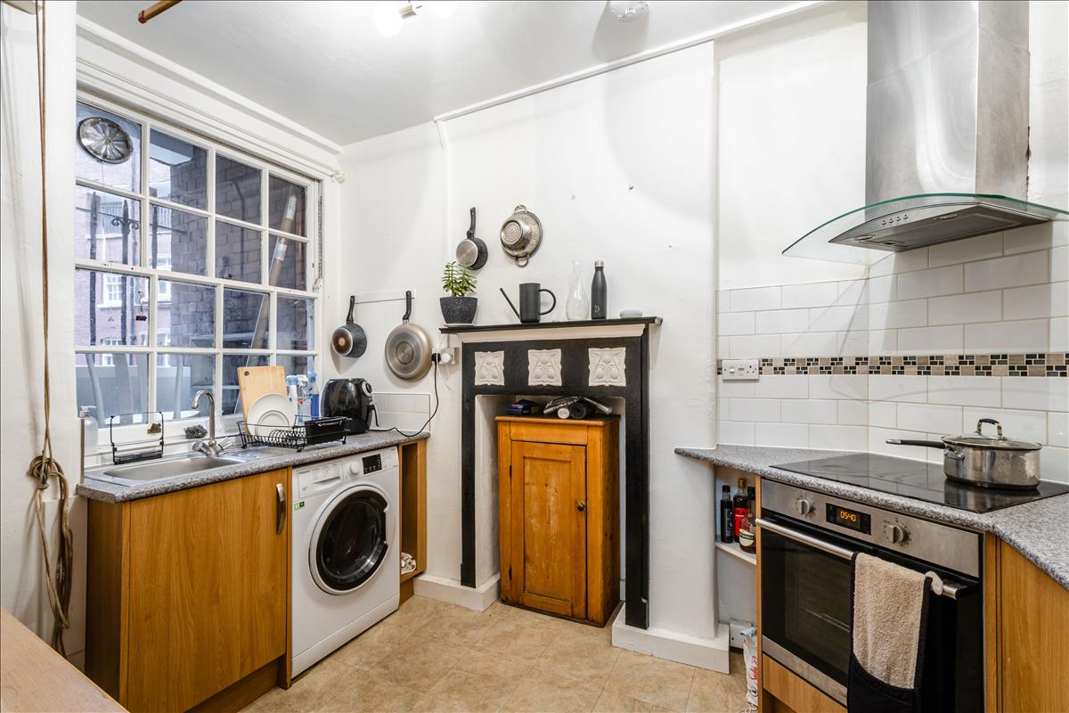 2-bedroom flat for sale in Queen Alexandra Mansions, WC1H. Kitchen