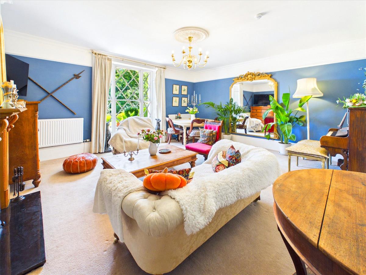 Property Image f817c349-fe28-4685-86b0-0d1e1f65f0e8