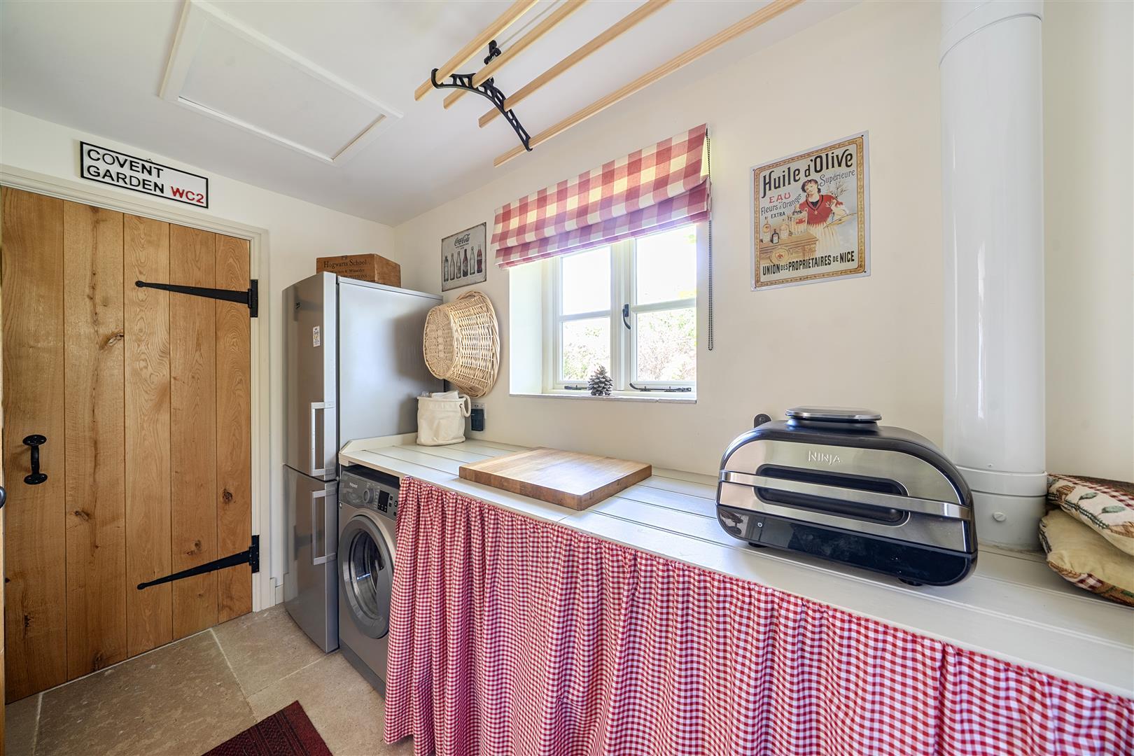 Property Image f81b260a-45cb-497e-92aa-ef1facee4c06