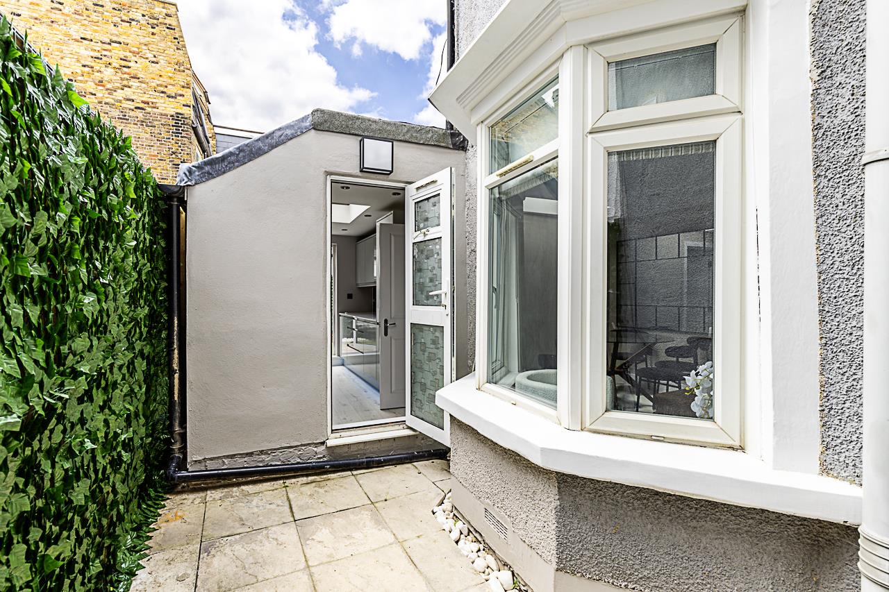 Property Image f83fcf82-2e7c-4702-bb43-f1190c75a366