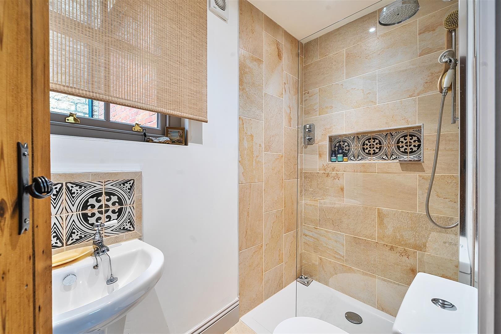Property Image f856fbe4-11ae-4a55-add1-2bc8bfee515a