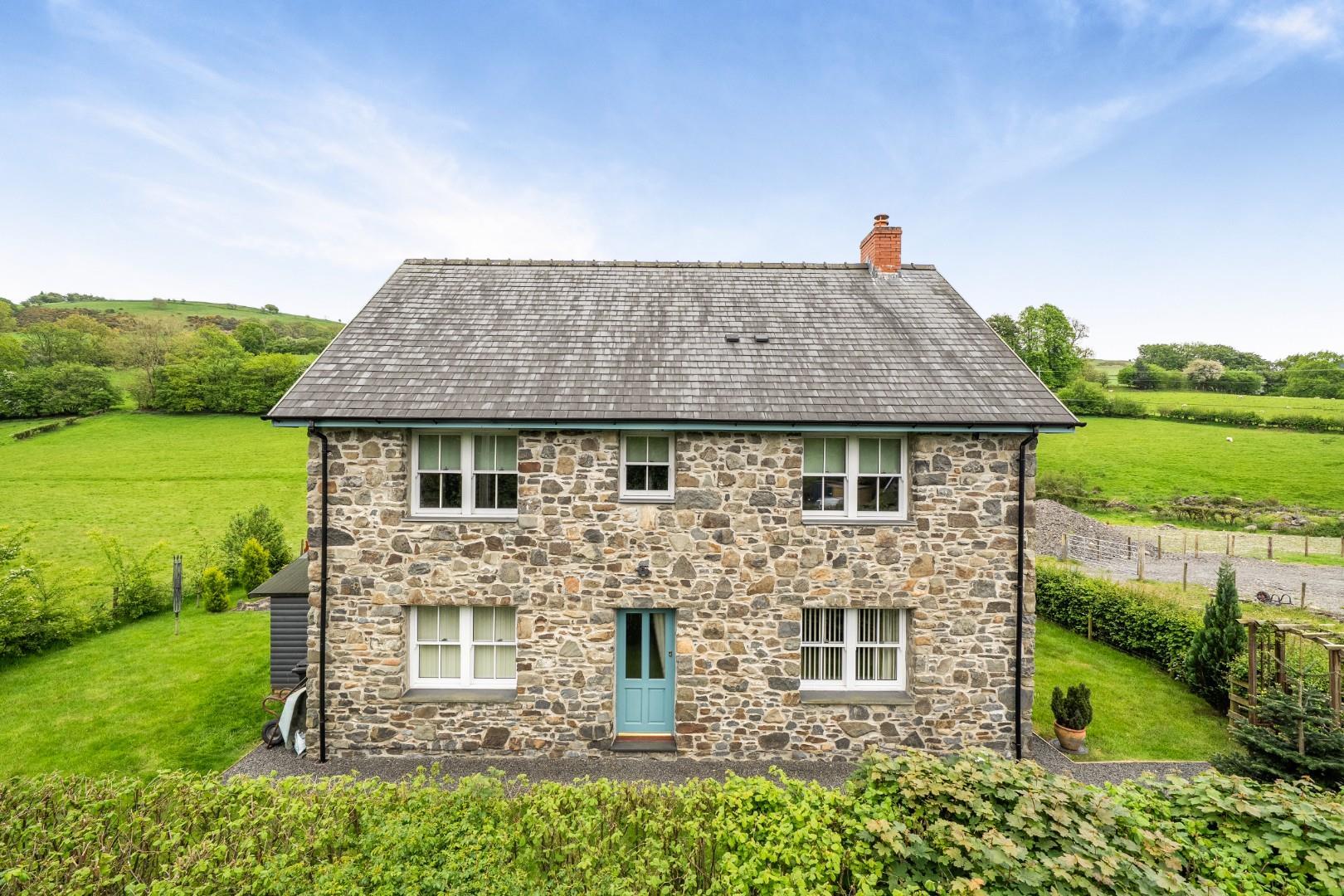 Property Image f86e4375-1370-49d6-b62f-0941c2d7dc68