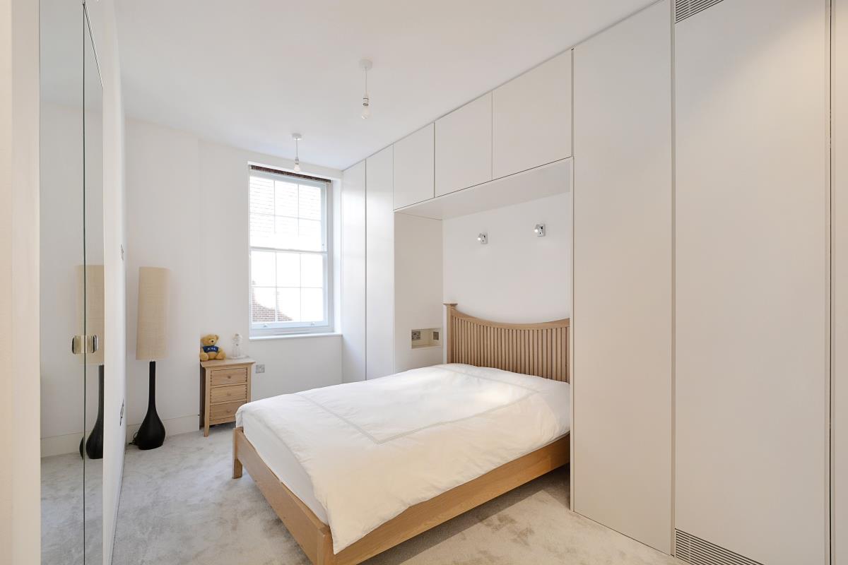 bedroom, master, built-in, wardrobe, light, double, glazing