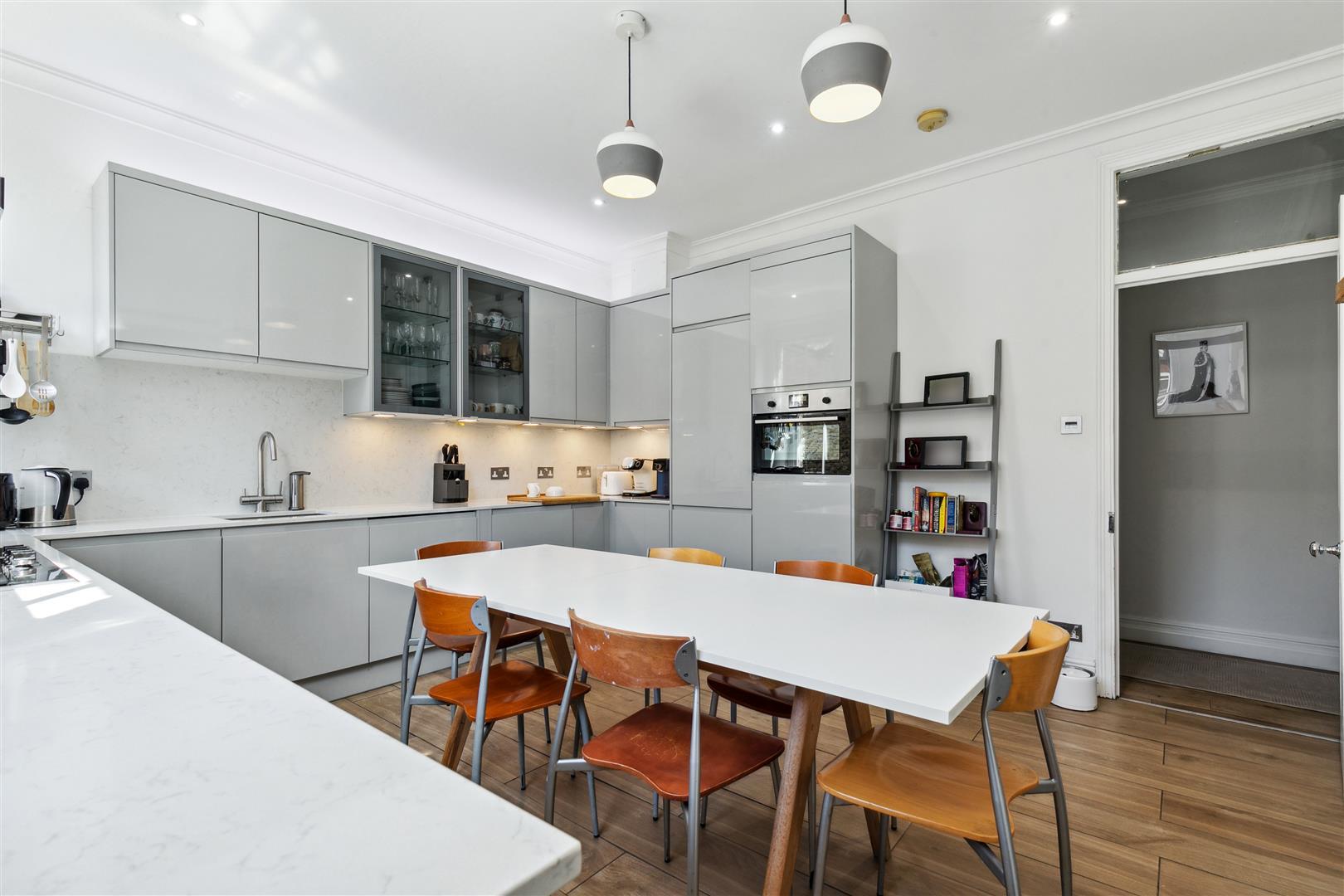 Property Image f8953af1-e0f8-4b99-95da-86a89fb86f4d