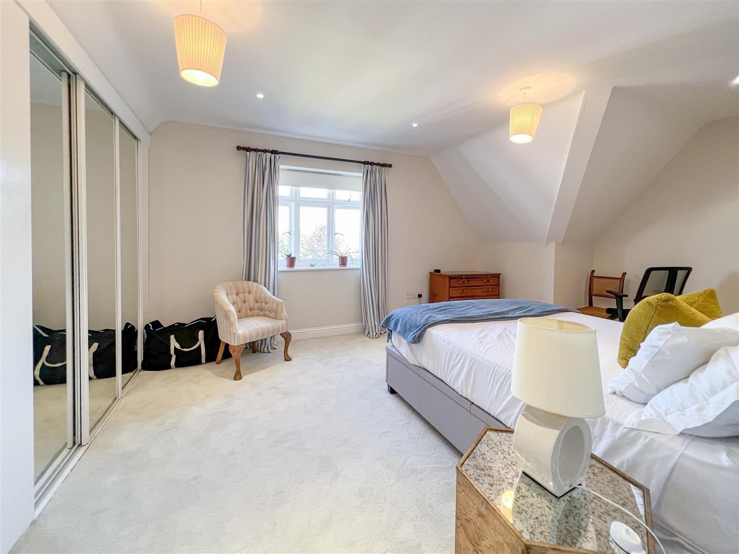 Property Image f895fd19-9796-4c8a-b726-1cacd961e376