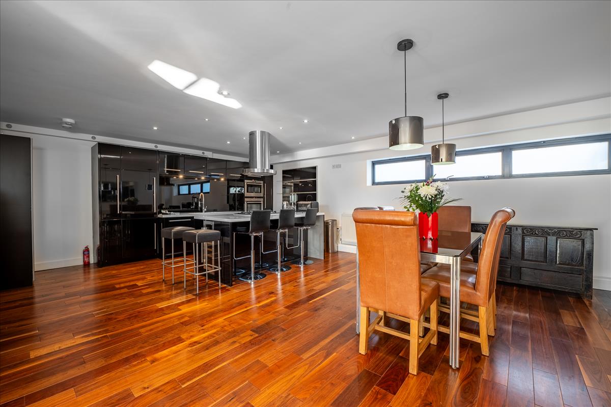 Property Image f8d413b1-8f86-4f34-bacb-34bebfc45db1