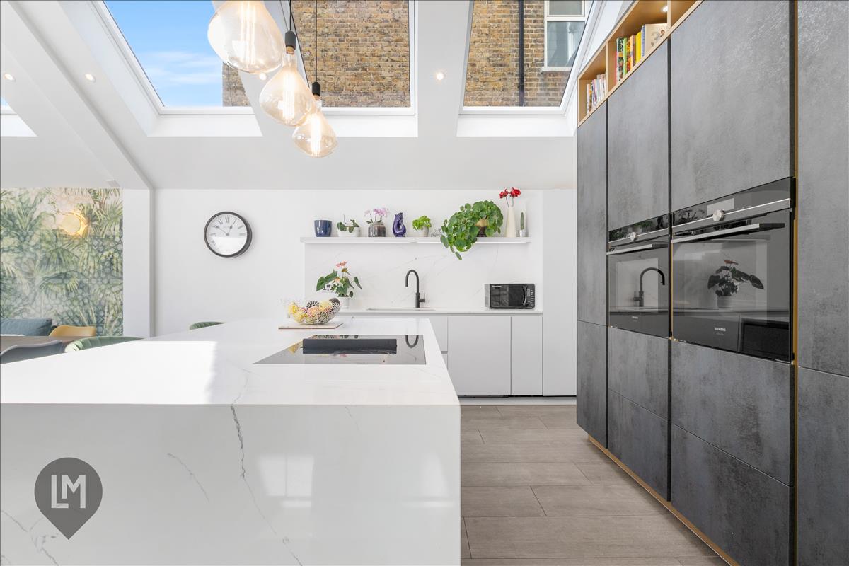 Property Image f904f49d-56ce-4bc8-aa0c-13b44698bf47