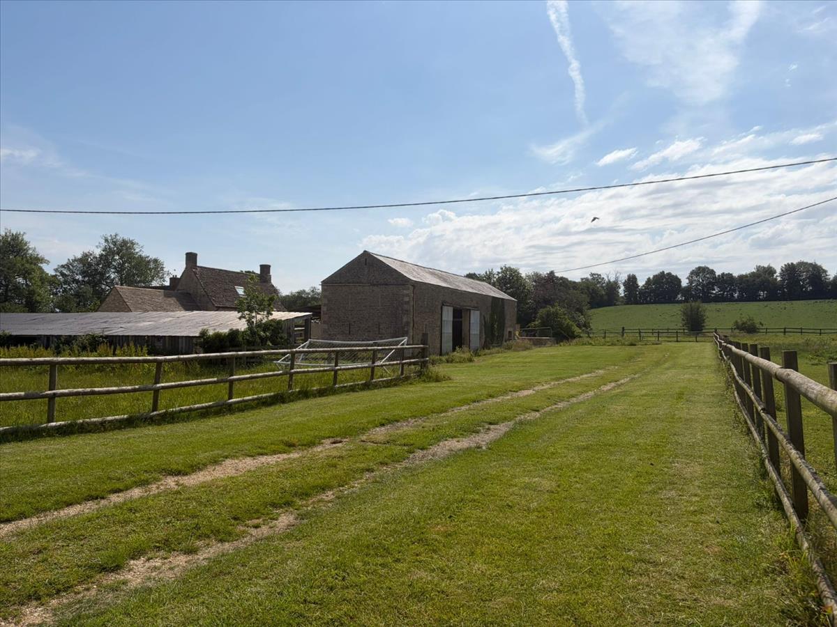 Property Image f9089960-3461-4a96-a443-c20e2619bd6c
