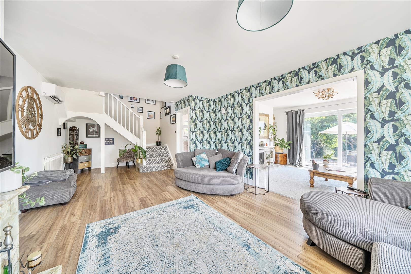 Property Image f911aed0-885c-45a0-aa6c-3fc9dae35387