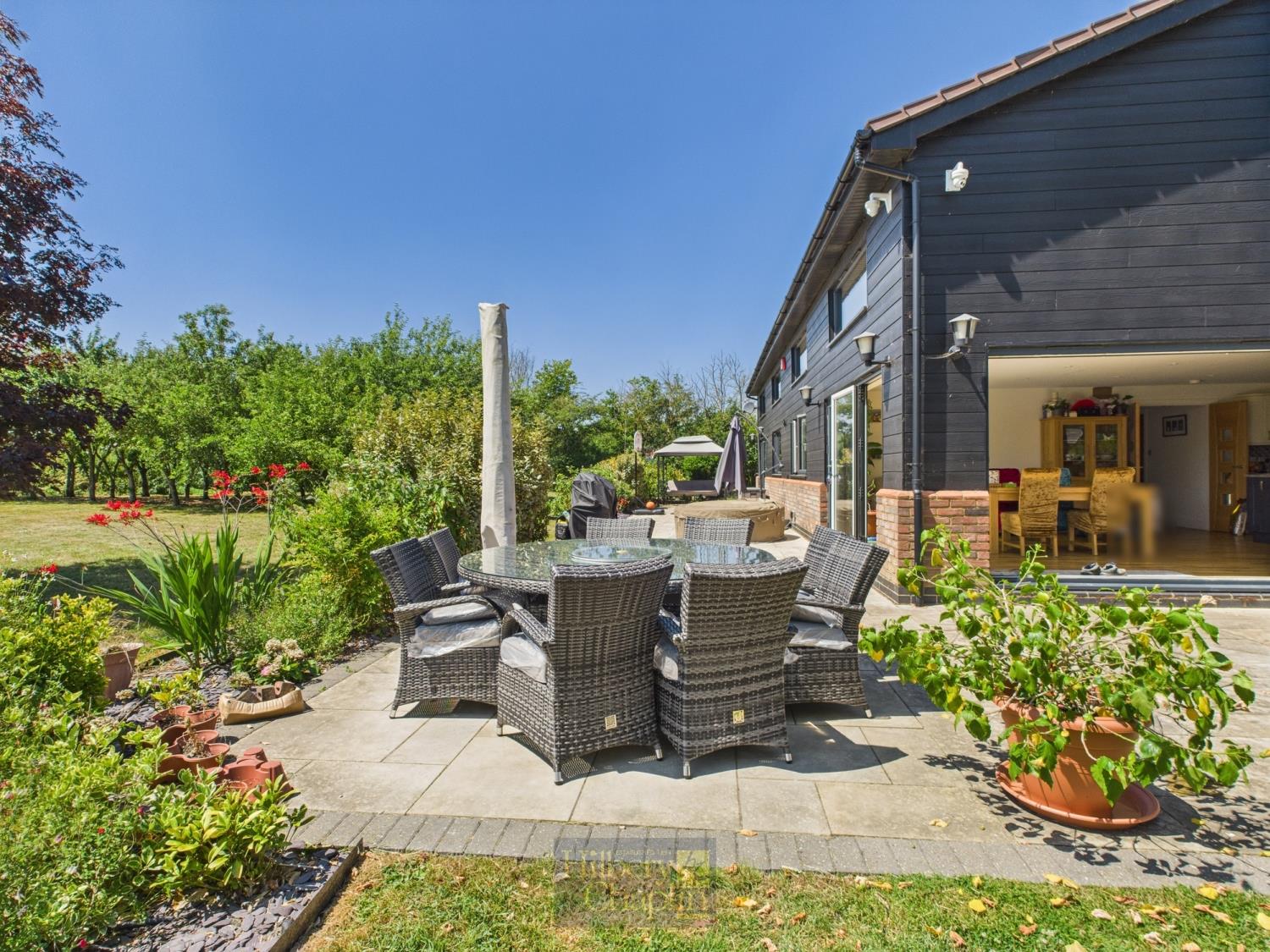 Property Image f94954b9-ec39-45ff-9cf4-336bb99e8716