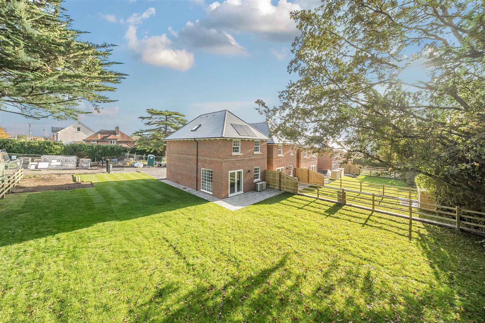 Property Image f97754ec-a307-4bf3-92f7-71f33a075d74