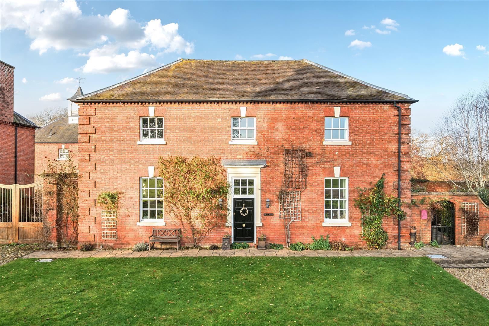 Property Image f98ae7ab-2a0d-4f2a-a401-0b71de63e9c8