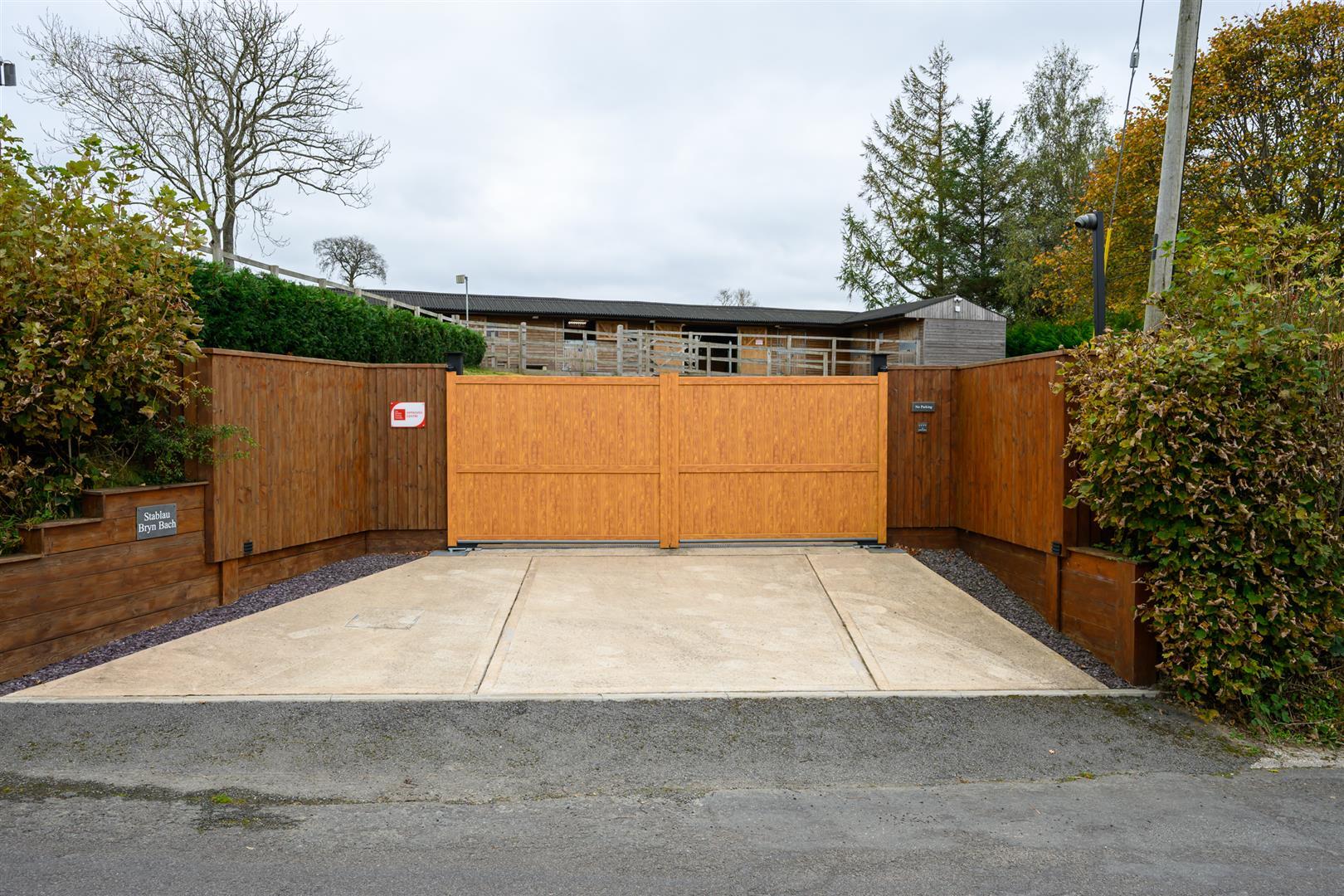 Property Image f98df814-b4a6-43b9-a9c8-631341844a99
