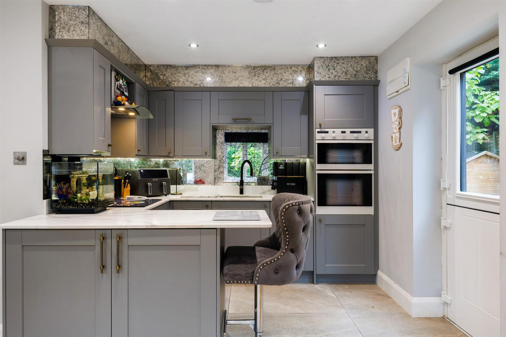 Property Image f99a22b8-12ff-411b-aca5-923d4aa5f7e6