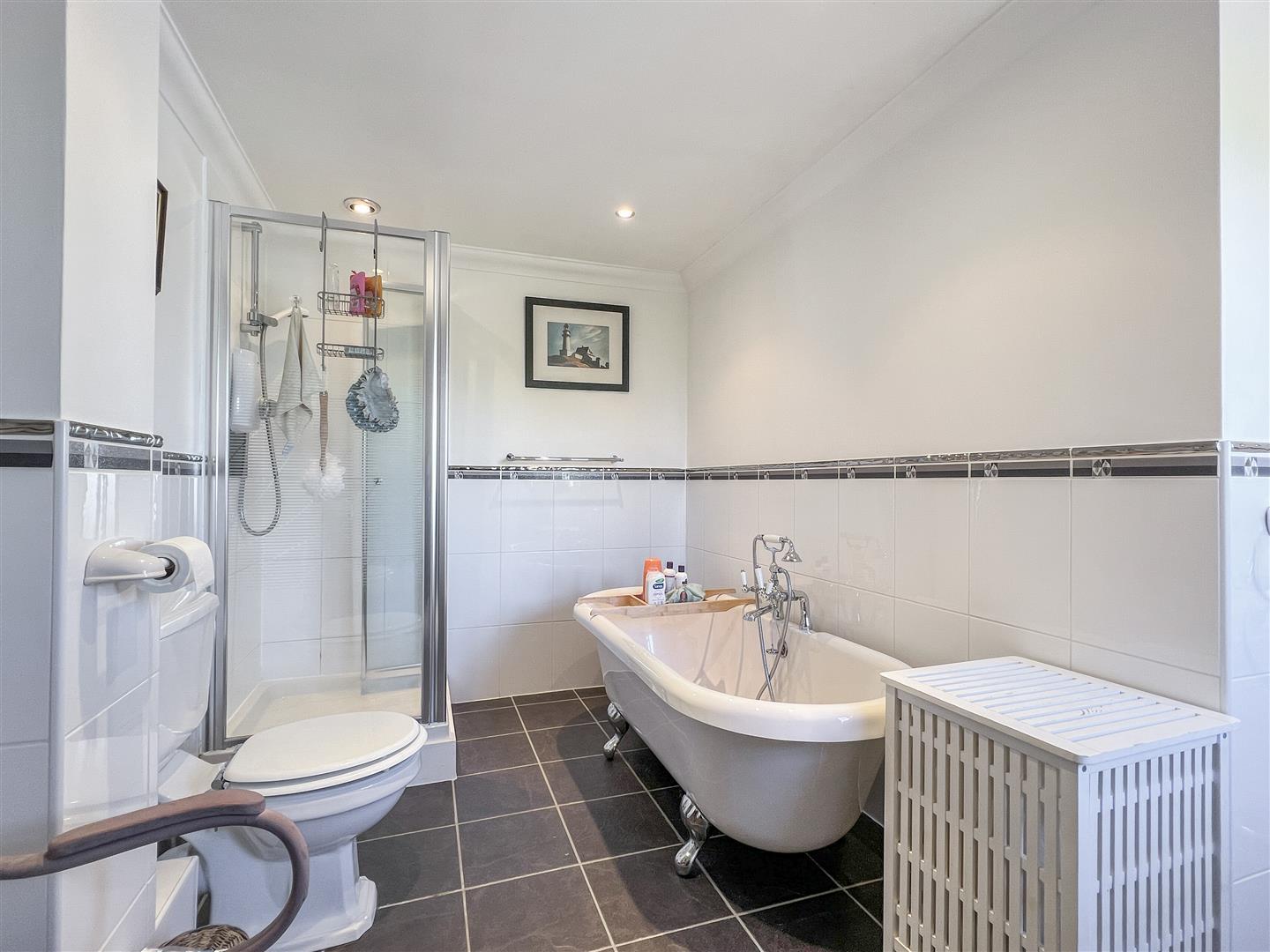 Property Image f9accddd-4ed4-49a8-bc66-978d342245df