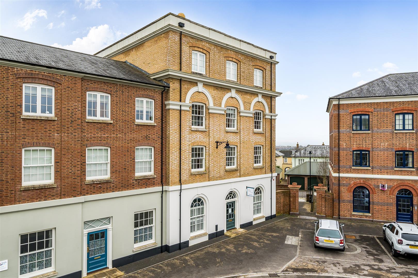 Property Image f9e6bc80-58f8-41c0-b66f-420de7781972