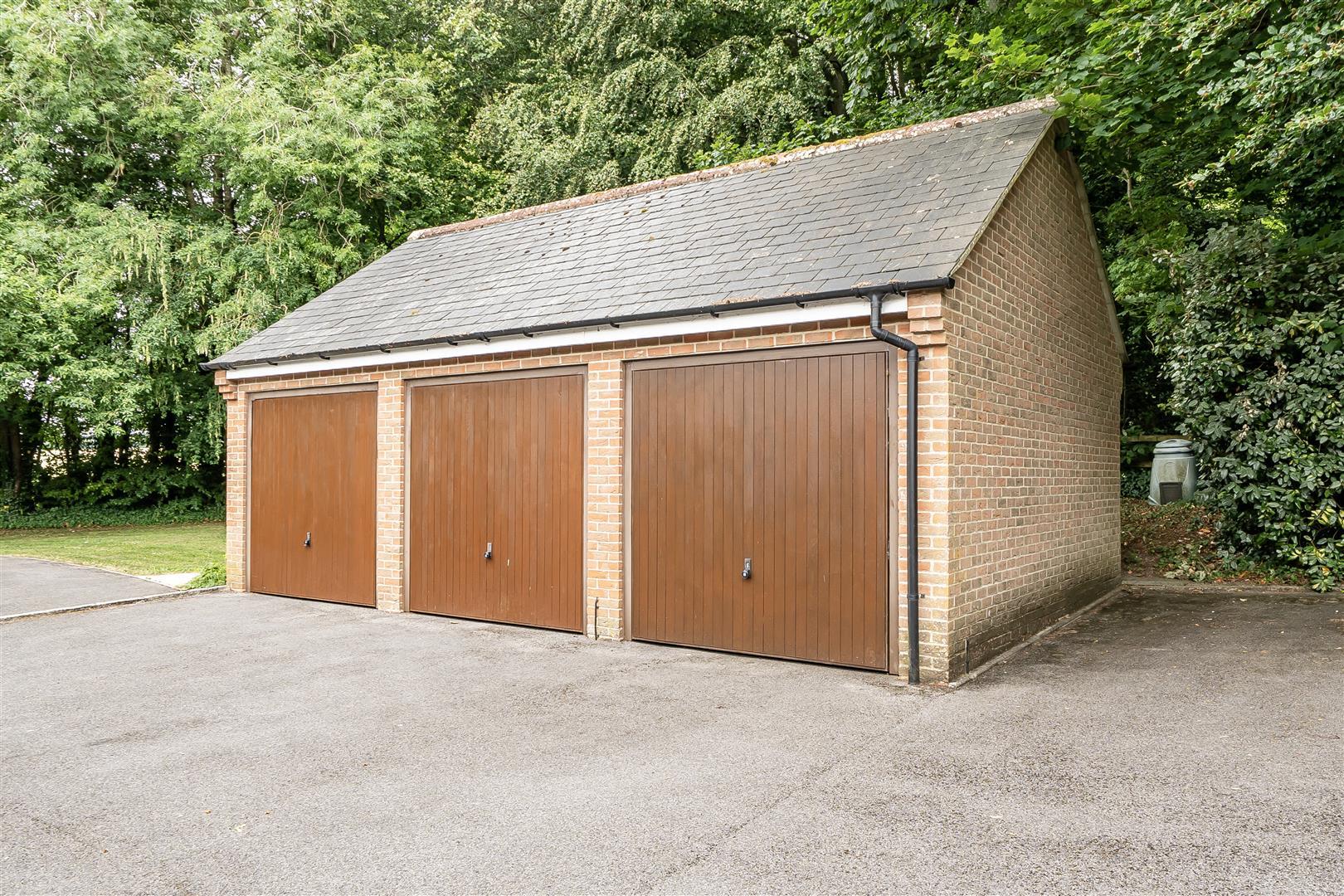 Property Image fa002de6-040a-49c5-89c1-92ec94b72427