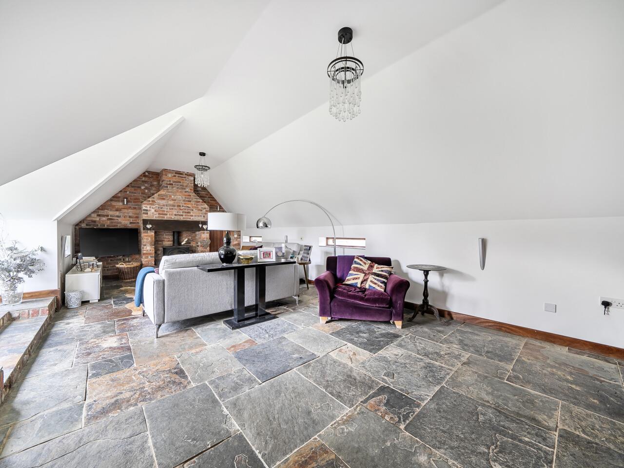 Property Image fa130913-eac5-42ae-80bd-477c63142a7f