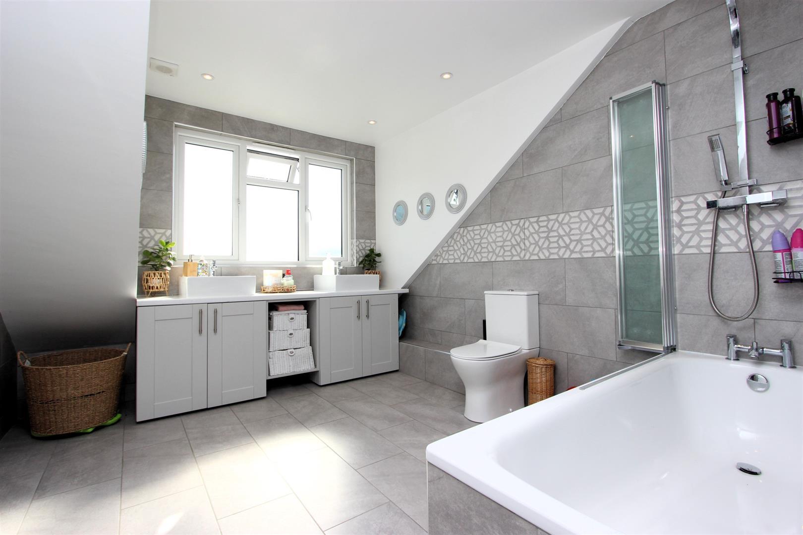 Property Image fa6769e5-bc7b-46f4-be04-3b16075ce7a6