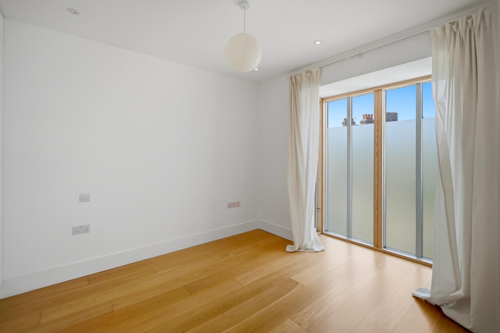 Property Image fa9ebc92-34fc-4617-81b4-ab73b424392c