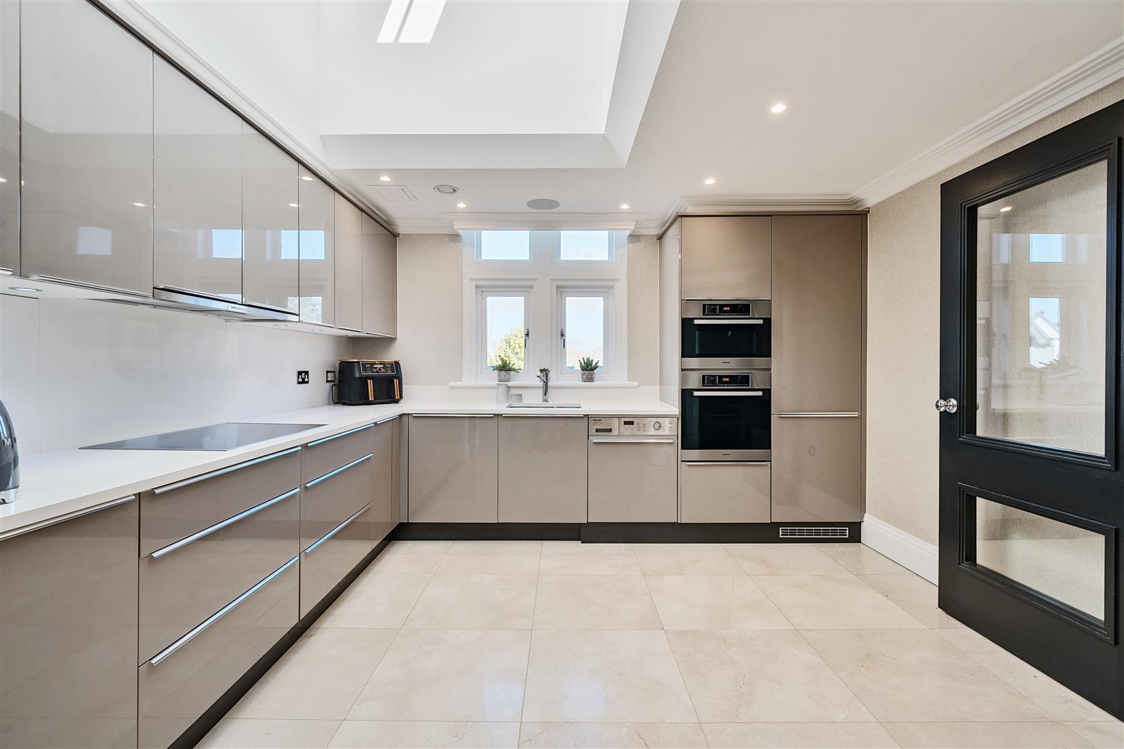 Property Image faead8d1-c10b-441c-8c28-476faedf1fee